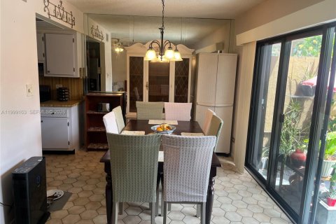 Купить кондоминиум в Мирамар, Флорида 2 спальни, 92.9м2, № 2066219 - фото 2