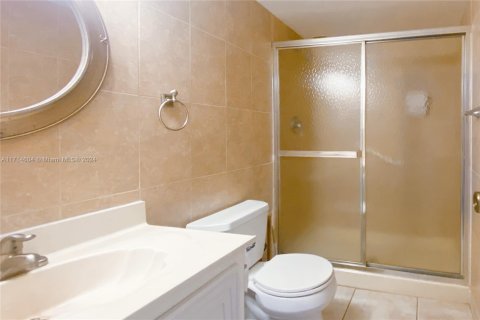 Купить кондоминиум в Халландейл-Бич, Флорида 2 спальни, 104.98м2, № 1763552 - фото 5