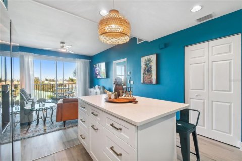 Condominio en alquiler en Punta Gorda, Florida, 2 dormitorios, 75.16 m2 № 1288294 - foto 9