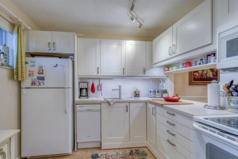 Condo in Lake Worth, Florida, 1 bedroom  № 2146878 - photo 10