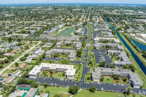 Condo in Lake Worth, Florida, 1 bedroom  № 2146878 - photo 17