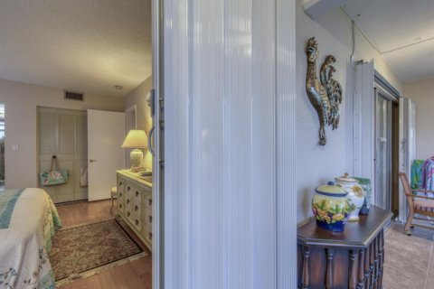 Condo in Lake Worth, Florida, 1 bedroom  № 2146878 - photo 12