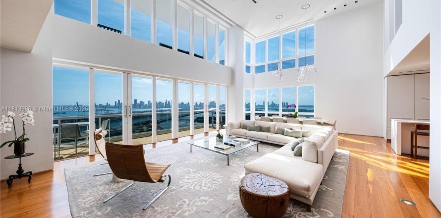 Condominio en Miami Beach, Florida, 2 dormitorios  № 1797662