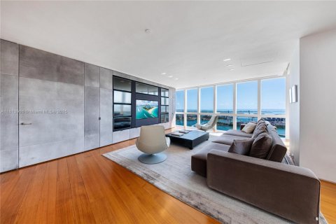 Condominio en venta en Miami Beach, Florida, 2 dormitorios, 492.85 m2 № 1797662 - foto 11