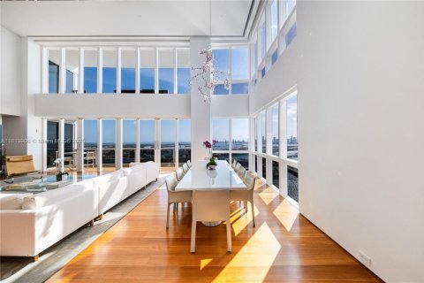 Condominio en venta en Miami Beach, Florida, 2 dormitorios, 492.85 m2 № 1797662 - foto 17