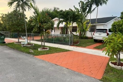 Villa ou maison à Miami, Floride 5 chambres, 223.52 m2 № 2283011