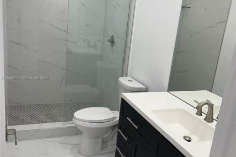Villa ou maison à louer à Miami, Floride: 5 chambres, 223.52 m2 № 2283011 - photo 6