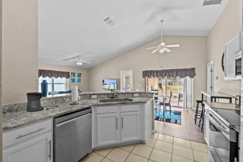 Villa ou maison à vendre à Davenport, Floride: 4 chambres, 160.81 m2 № 2221373 - photo 3