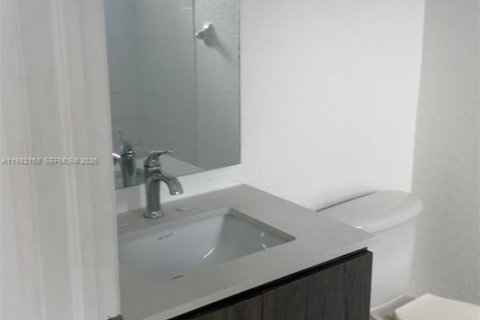 Townhouse in Florida City, Florida 4 bedrooms, 155.98 sq.m. № 2043308 - photo 7