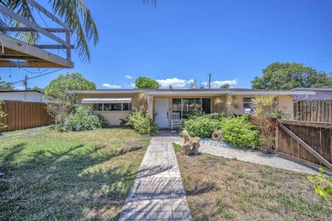 Casa en venta en Pompano Beach, Florida, 3 dormitorios, 161.93 m2 № 1187304 - foto 1