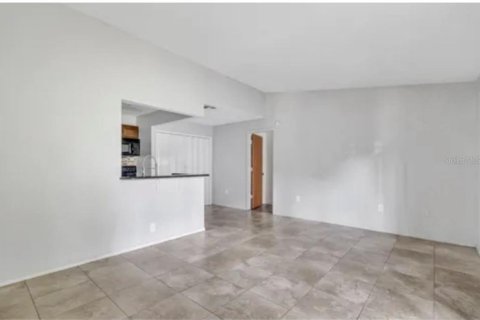 Condominio en venta en Kissimmee, Florida, 2 dormitorios, 84.54 m2 № 2211738 - foto 2