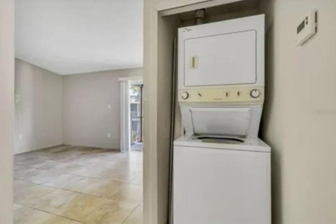 Condominio en venta en Kissimmee, Florida, 2 dormitorios, 84.54 m2 № 2211738 - foto 14