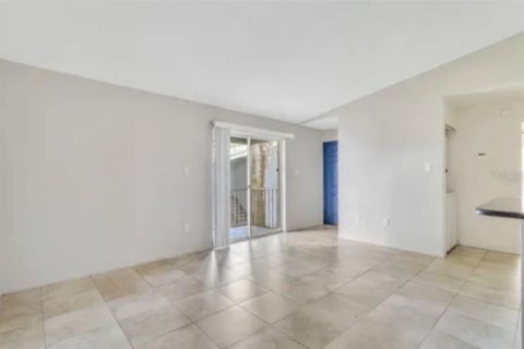 Condominio en venta en Kissimmee, Florida, 2 dormitorios, 84.54 m2 № 2211738 - foto 11