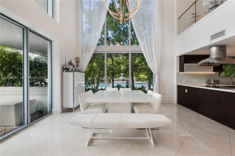 Condo in North Bay Village, Florida, 4 bedrooms  № 2067197 - photo 5