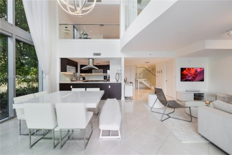 Condo in North Bay Village, Florida, 4 bedrooms  № 2067197 - photo 4