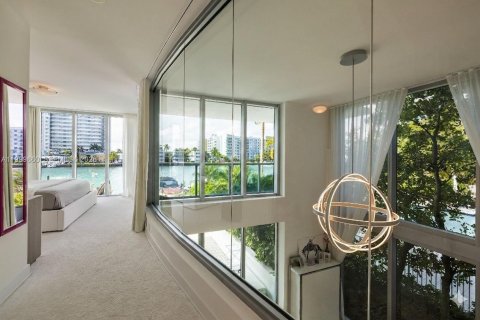 Condo in North Bay Village, Florida, 4 bedrooms  № 2067197 - photo 18