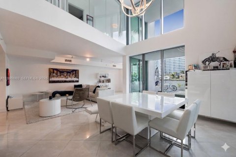 Condo in North Bay Village, Florida, 4 bedrooms  № 2067197 - photo 2