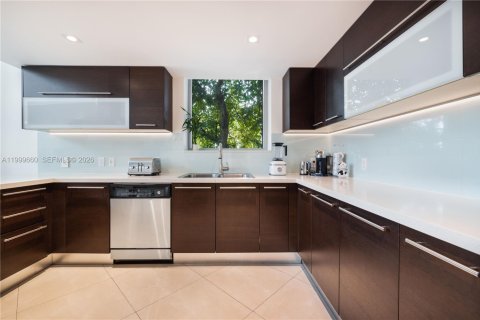 Condo in North Bay Village, Florida, 4 bedrooms  № 2067197 - photo 6