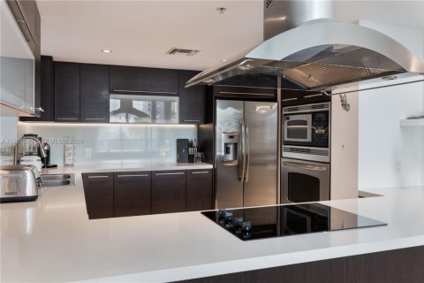 Condo in North Bay Village, Florida, 4 bedrooms  № 2067197 - photo 3