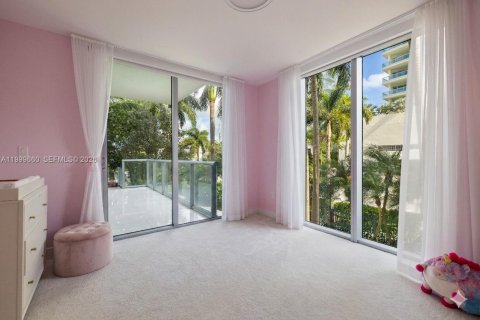 Condo in North Bay Village, Florida, 4 bedrooms  № 2067197 - photo 24