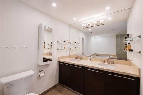 Condo in North Bay Village, Florida, 4 bedrooms  № 2067197 - photo 25