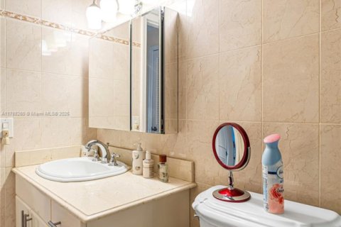Купить кондоминиум в Халландейл-Бич, Флорида 1 спальня, 80.82м2, № 1863114 - фото 29