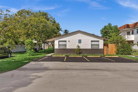 Casa en alquiler en Pompano Beach, Florida, 2 dormitorios, 175.12 m2 № 1992111 - foto 7