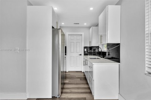 Casa en alquiler en Pompano Beach, Florida, 2 dormitorios, 175.12 m2 № 1992111 - foto 22