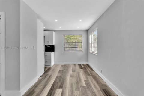 Casa en alquiler en Pompano Beach, Florida, 2 dormitorios, 175.12 m2 № 1992111 - foto 20