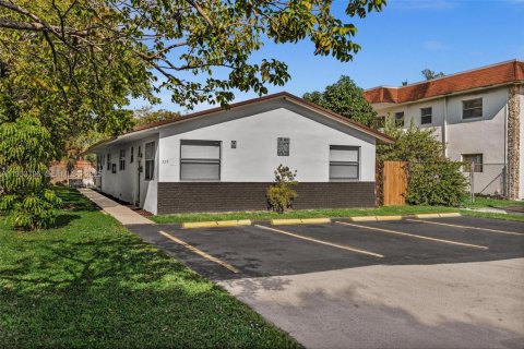 Casa en alquiler en Pompano Beach, Florida, 2 dormitorios, 175.12 m2 № 1992111 - foto 8