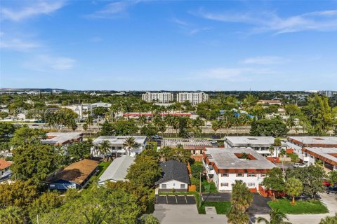 Casa en alquiler en Pompano Beach, Florida, 2 dormitorios, 175.12 m2 № 1992111 - foto 2