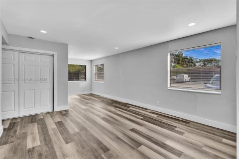 Casa en alquiler en Pompano Beach, Florida, 2 dormitorios, 175.12 m2 № 1992111 - foto 12