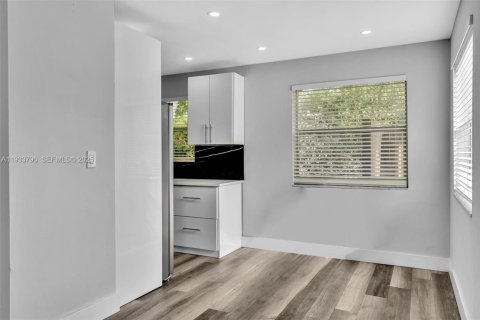 Casa en alquiler en Pompano Beach, Florida, 2 dormitorios, 175.12 m2 № 1992111 - foto 19