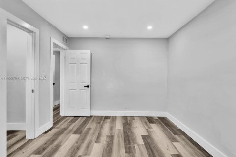 Casa en alquiler en Pompano Beach, Florida, 2 dormitorios, 175.12 m2 № 1992111 - foto 29