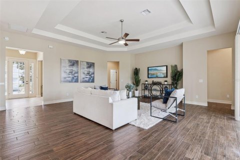 House in DeLand, Florida 3 bedrooms, 236.53 sq.m. № 2098205 - photo 8