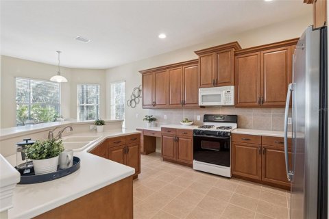 House in DeLand, Florida 3 bedrooms, 236.53 sq.m. № 2098205 - photo 11