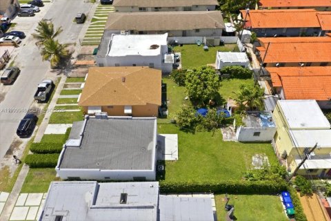 Купить виллу или дом в Майами, Флорида 2 спальни, 120.96м2, № 2067122 - фото 28