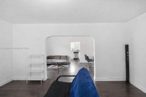 Купить виллу или дом в Майами, Флорида 2 спальни, 120.96м2, № 2067122 - фото 6