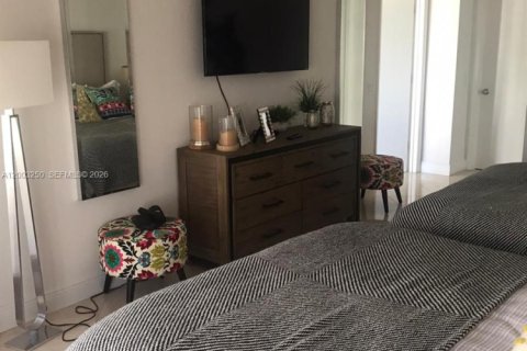 Condo in Aventura, Florida, 2 bedrooms  № 2066723 - photo 8