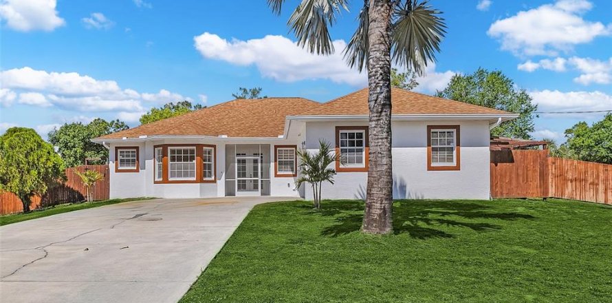 House in Lehigh Acres, Florida 4 bedrooms, 223.89 sq.m. № 1644374