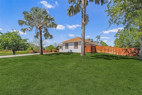 House in Lehigh Acres, Florida 4 bedrooms, 223.89 sq.m. № 1644374 - photo 20