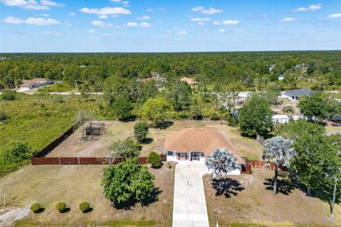 House in Lehigh Acres, Florida 4 bedrooms, 223.89 sq.m. № 1644374 - photo 6