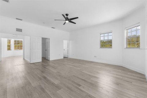 House in Lehigh Acres, Florida 4 bedrooms, 223.89 sq.m. № 1644374 - photo 12