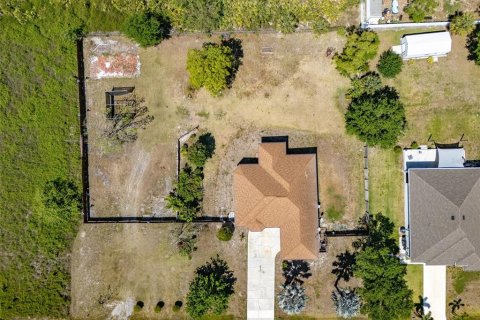 House in Lehigh Acres, Florida 4 bedrooms, 223.89 sq.m. № 1644374 - photo 26