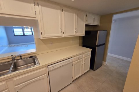Снять в аренду кондоминиум в Форт-Лодердейл, Флорида 1 спальня, 93.37м2, № 1965770 - фото 3