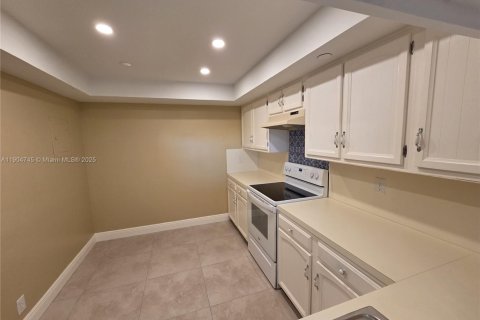 Снять в аренду кондоминиум в Форт-Лодердейл, Флорида 1 спальня, 93.37м2, № 1965770 - фото 9