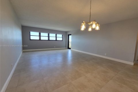 Снять в аренду кондоминиум в Форт-Лодердейл, Флорида 1 спальня, 93.37м2, № 1965770 - фото 7