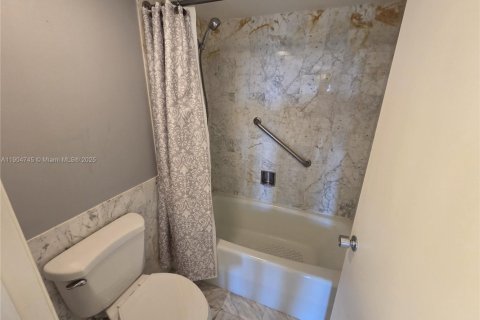 Снять в аренду кондоминиум в Форт-Лодердейл, Флорида 1 спальня, 93.37м2, № 1965770 - фото 14