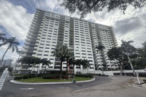 Кондоминиум с 1 спальней в Форт-Лодердейл, Флорида № 1965770