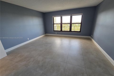 Снять в аренду кондоминиум в Форт-Лодердейл, Флорида 1 спальня, 93.37м2, № 1965770 - фото 15